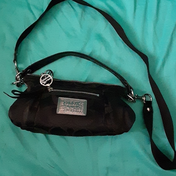 Coach Handbags - Coach poppy